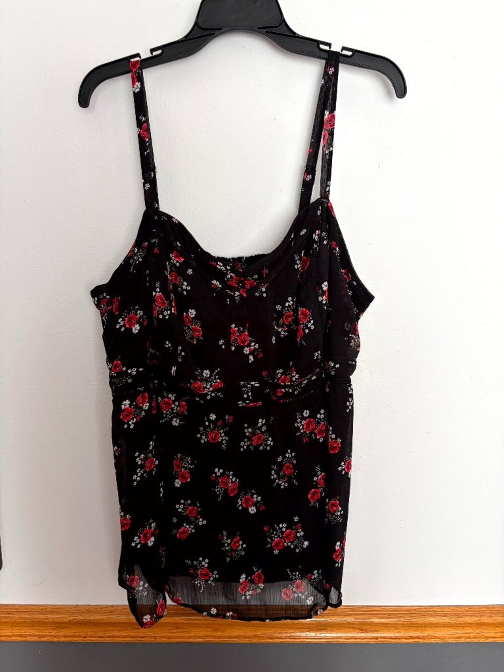Torrid Women's Tank Top Blouse Black red Floral Size 3 Adjustable Straps